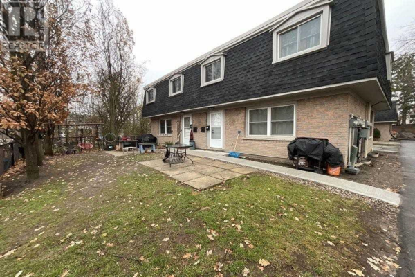 #9 -76 BORDEN PKWY, Kitchener