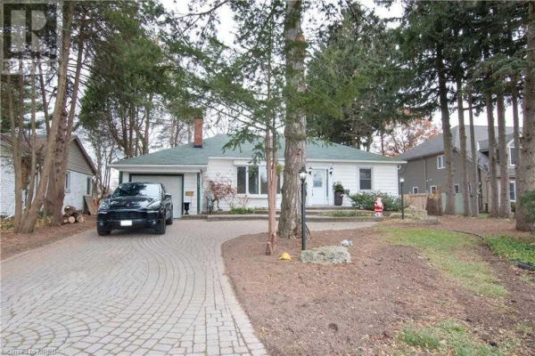 167 LLOYMINN AVE E, Hamilton