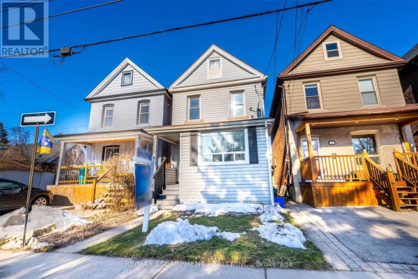 11 HAWTHORNE AVE, Hamilton