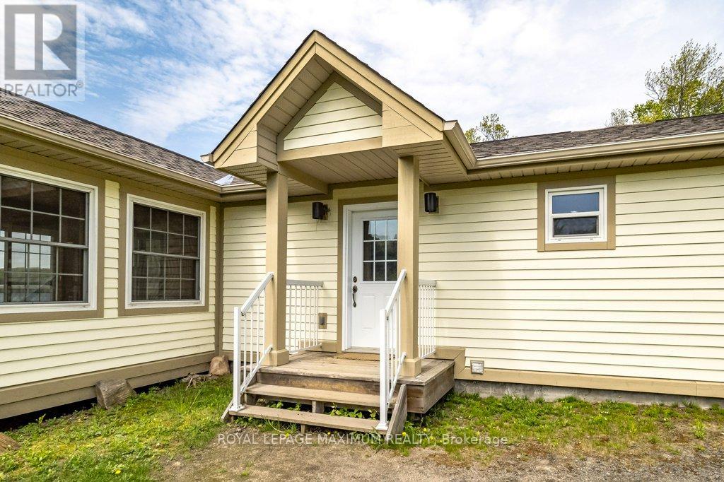 #126-7 -1052 RAT BAY RD, #126-7