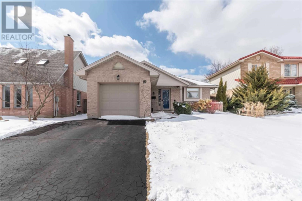 10 DUNCAN CRES, London