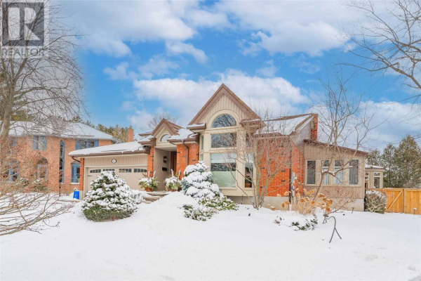 11 SHARON PL, Guelph