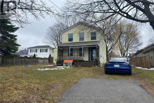 241 CHARLES ST W, Ingersoll