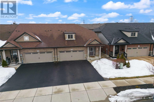 15 KOPPERFIELD LANE, Hamilton