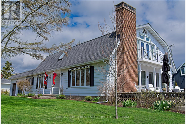 21 MACDONALD ST, Prince Edward County