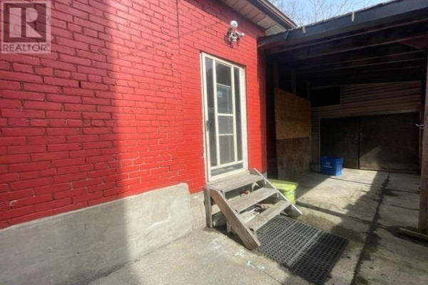 #LOWER -110 SANFORD AVE N, Hamilton