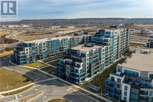 #518 -16 CONCORD PL, Grimsby