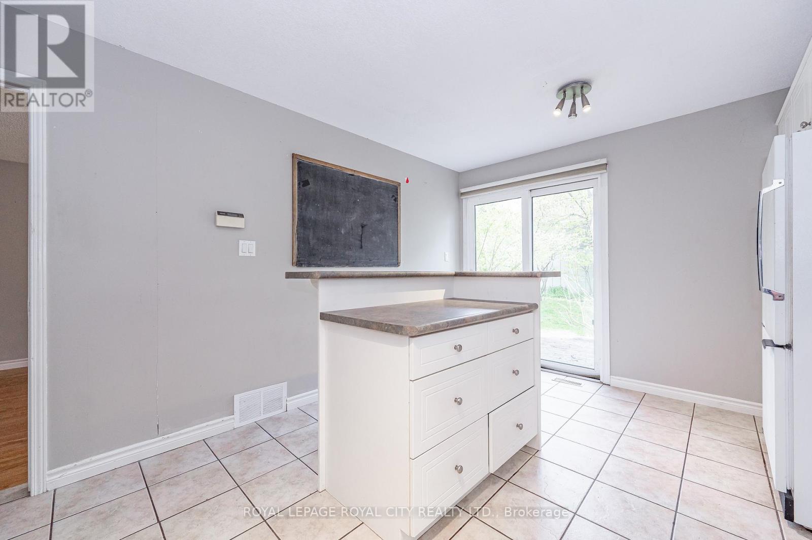Listing X6000432 - Large Photo # 15