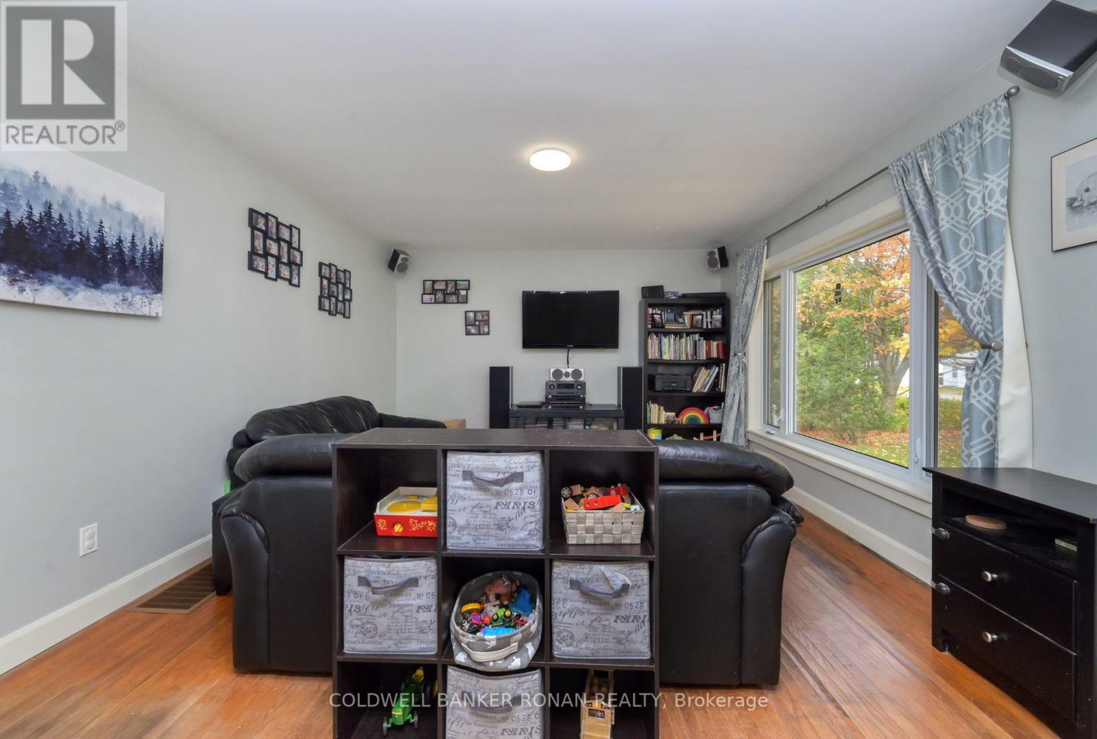 Listing X6000508 - Large Photo # 13