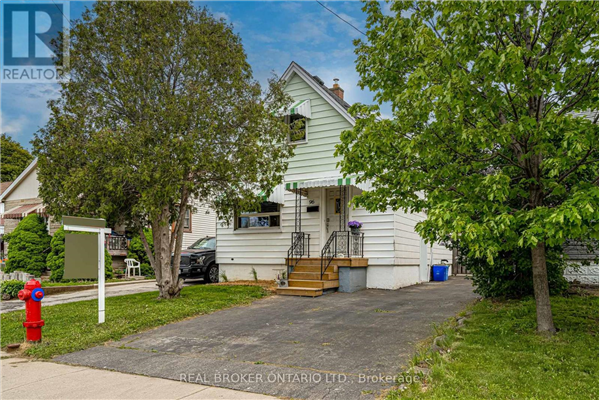96 ADAIR AVE N, Hamilton