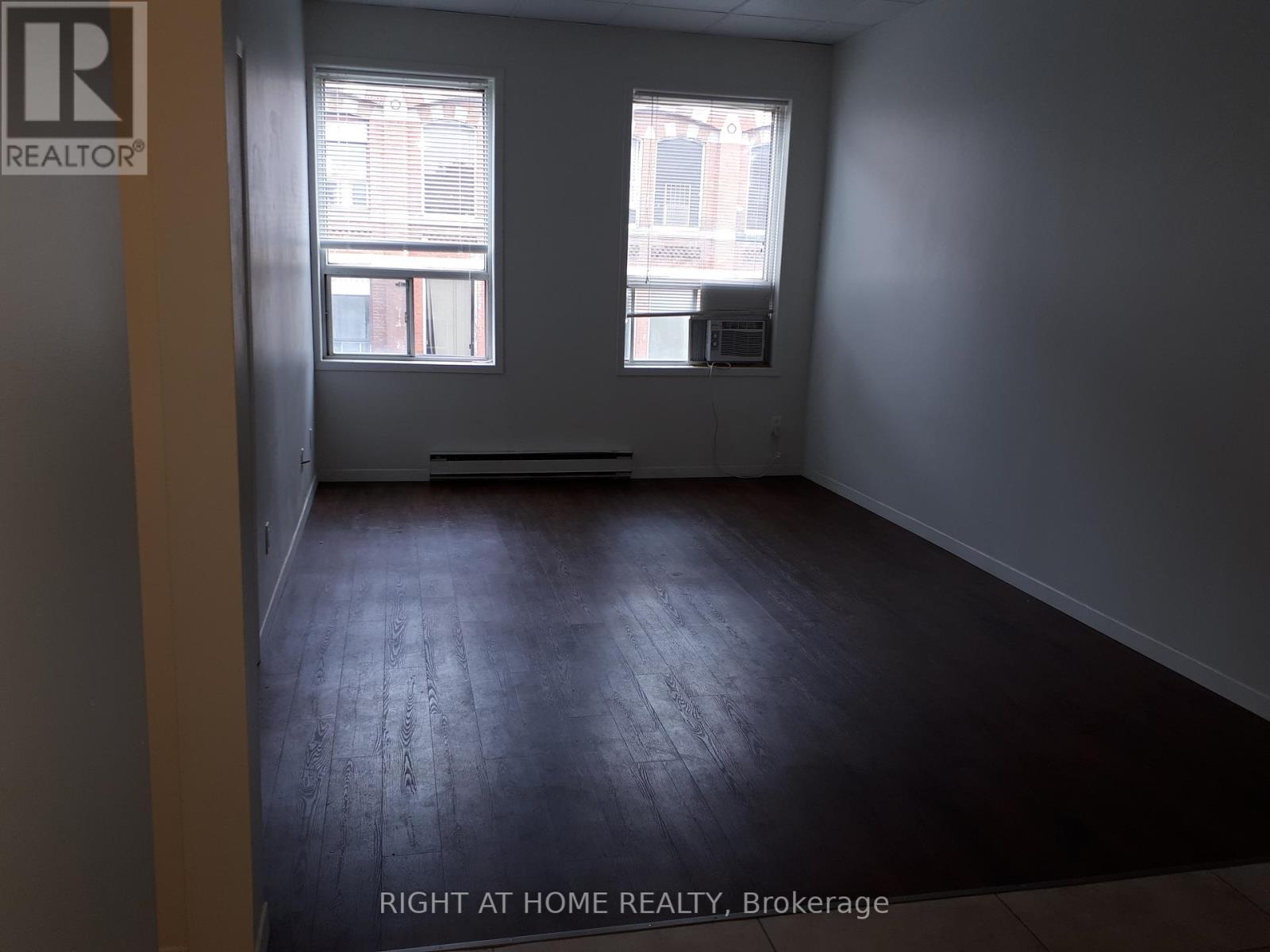 Listing X6011004 - Large Photo # 2