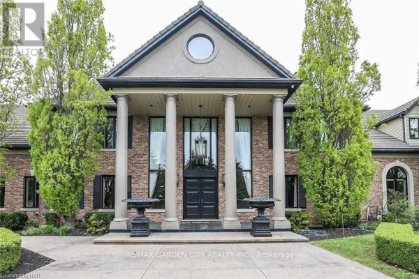 76 RIDGE RD W, Grimsby