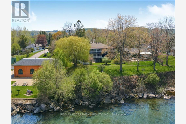 2 LAKESIDE DR, Grimsby