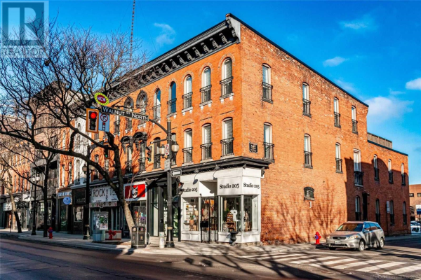 205 KING ST E, Hamilton