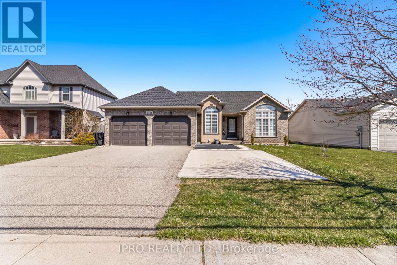 Listing X6034824 - Large Photo # 1