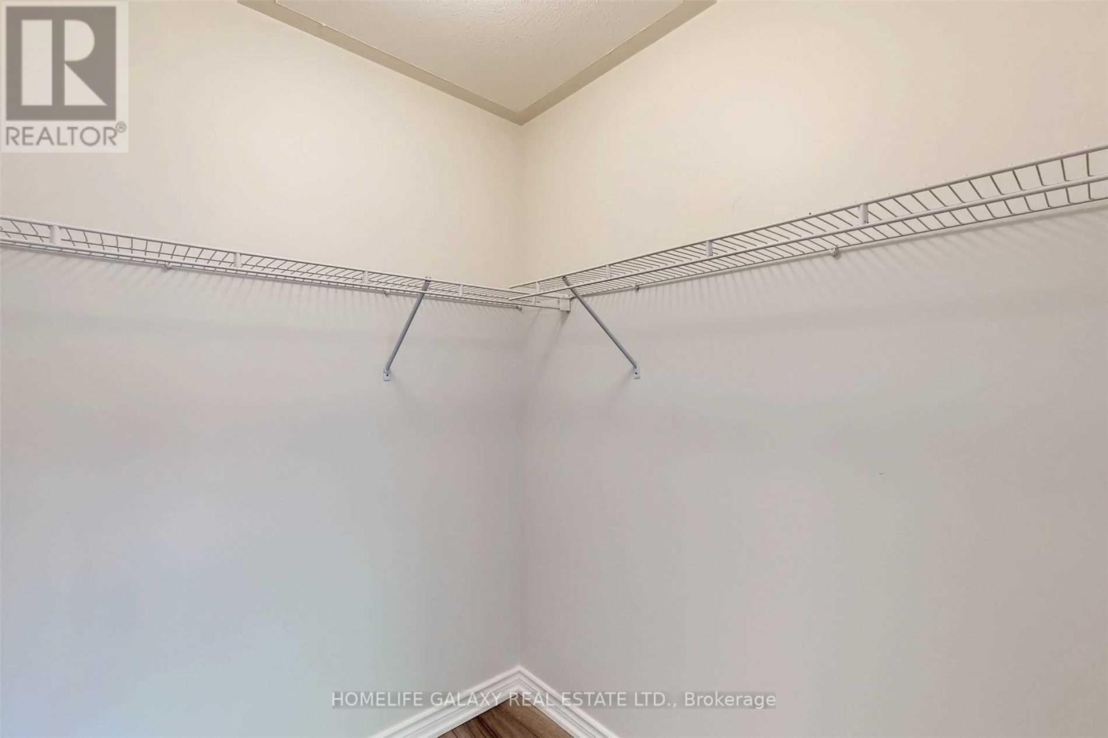 Listing X6048000 - Large Photo # 13