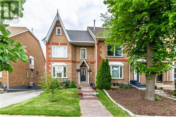 30 WATERFORD CRES, Hamilton