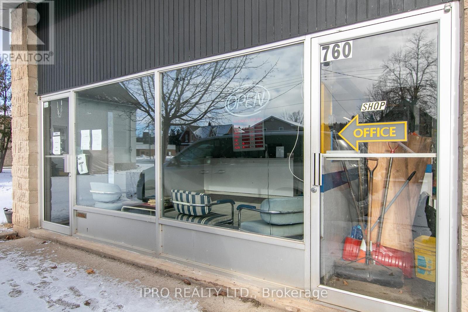 760 10TH ST W