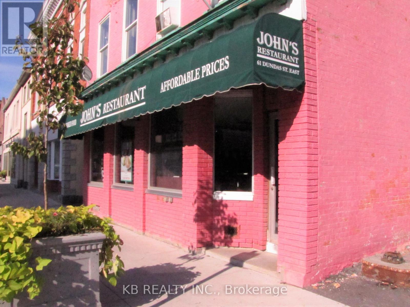 61 DUNDAS ST E