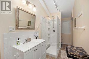 #10 -1326 WINDERMERE RD, #10