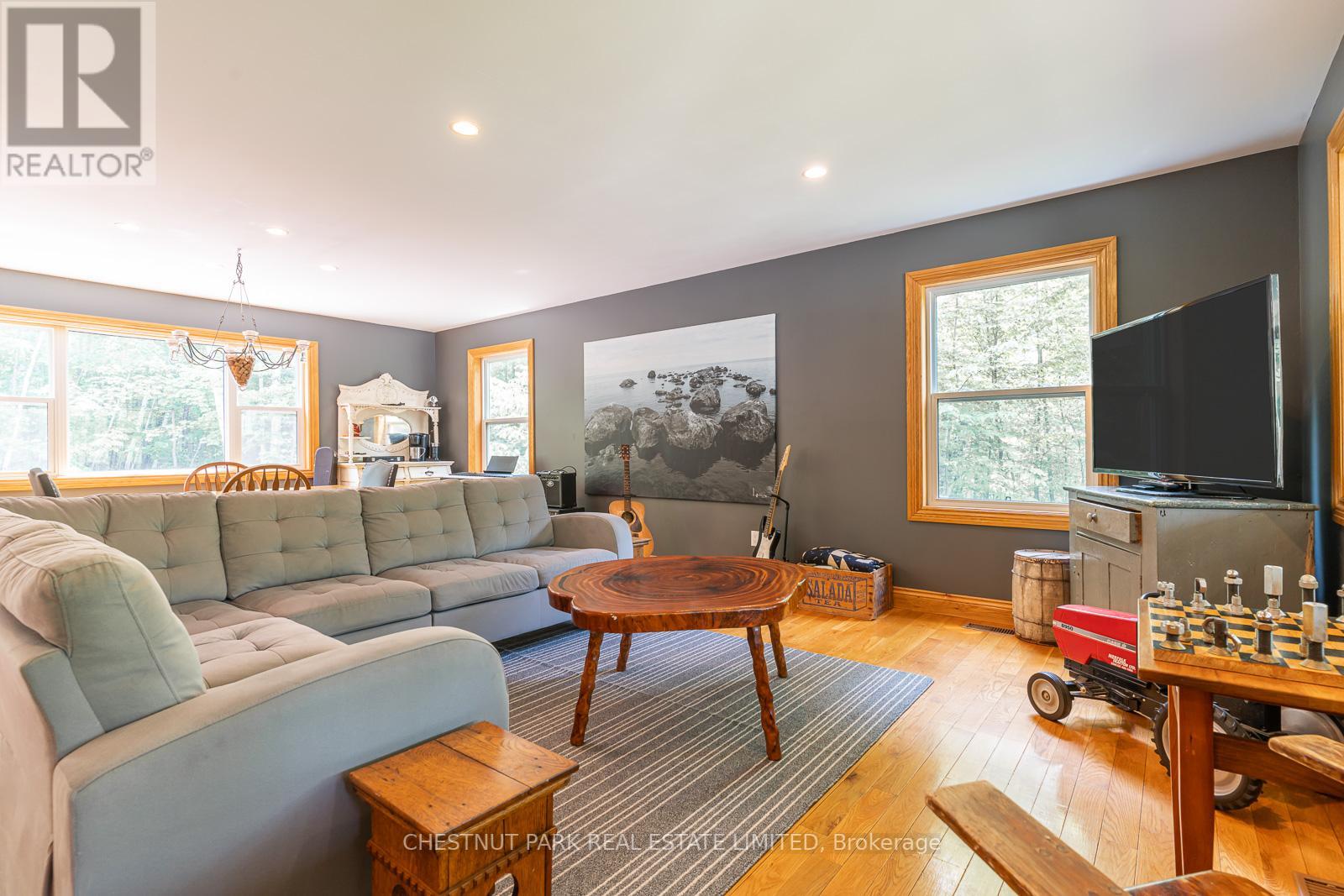 300280 GREY ROAD 170