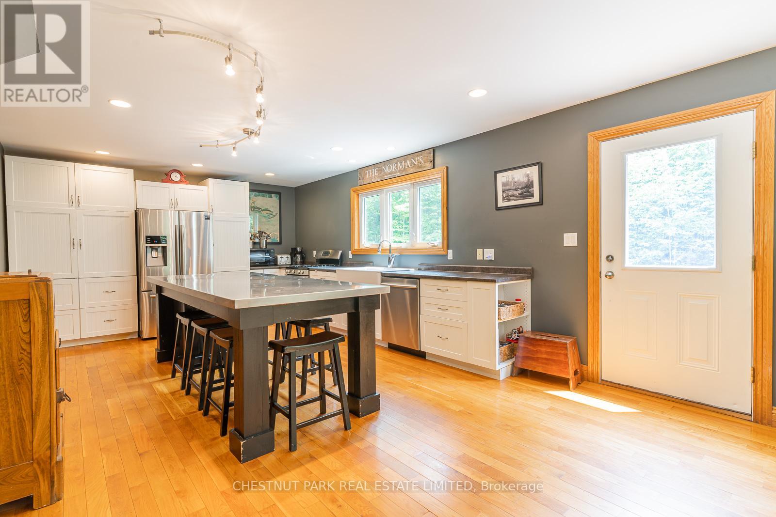 300280 GREY ROAD 170