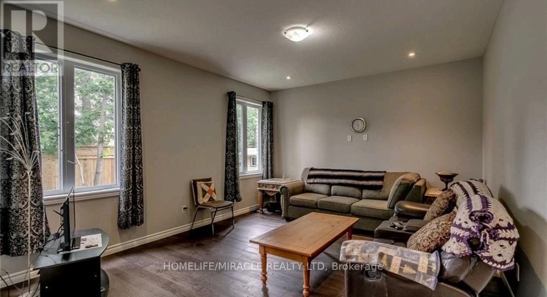 Listing X6140464 - Large Photo # 7