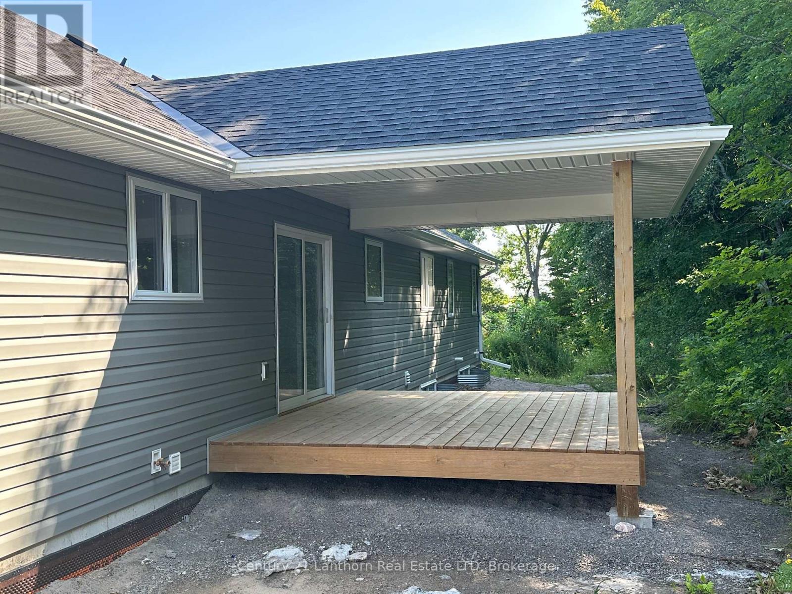 52 LIVINGWOOD CRES