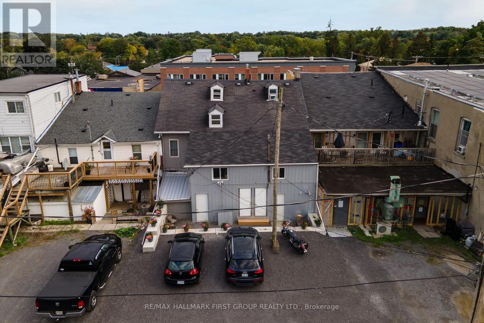 19/21 DUNDAS ST W