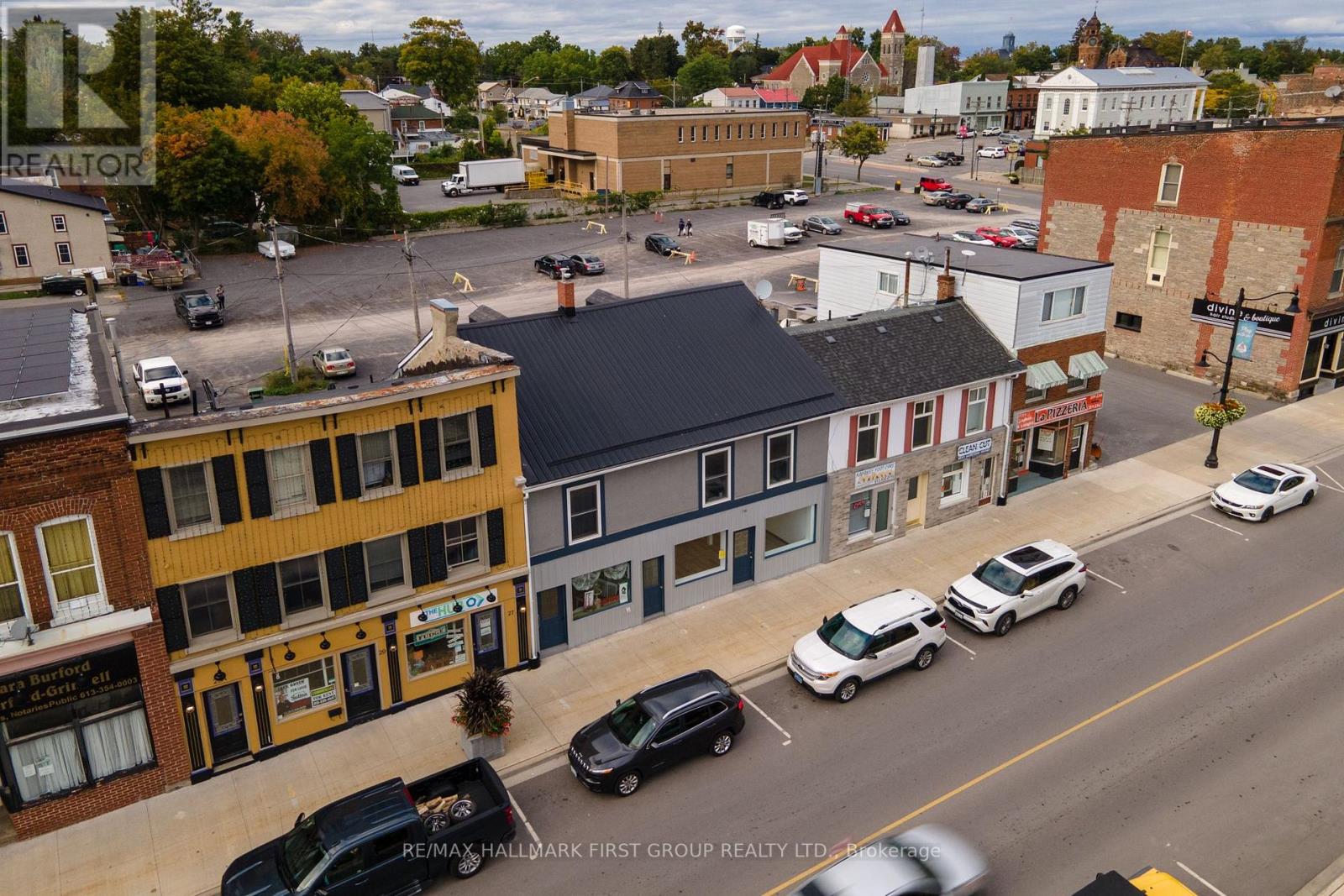 19/21 DUNDAS ST W