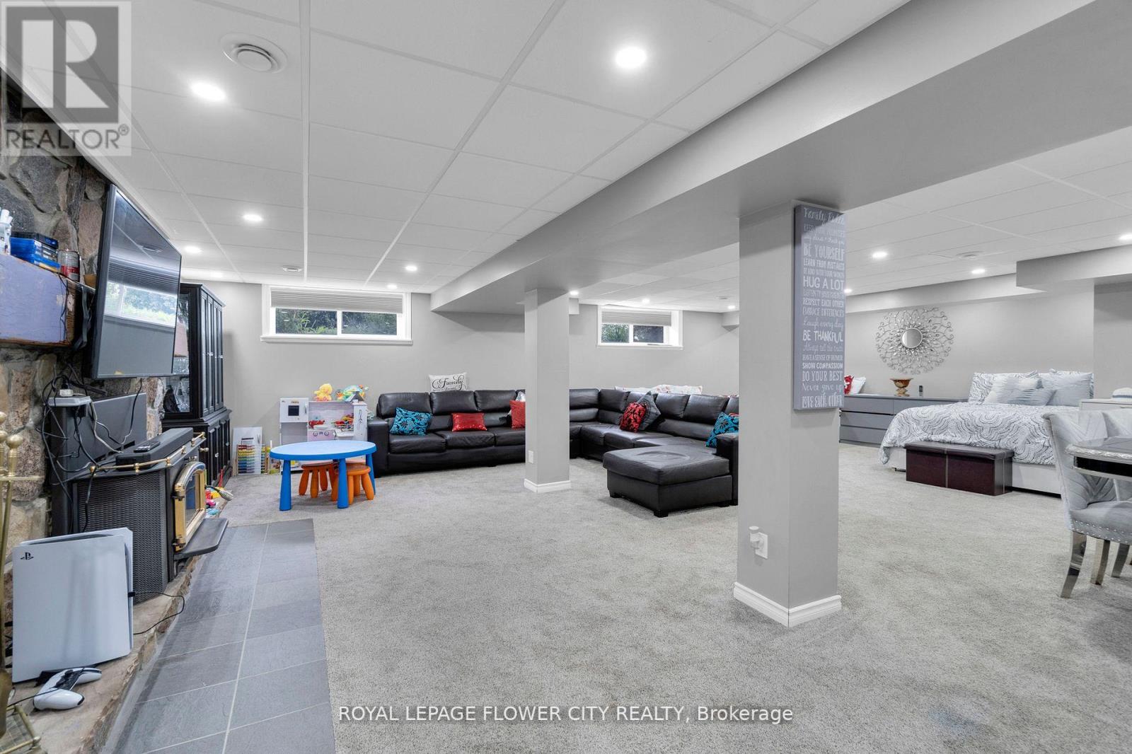 4217 VICTORIA RD S