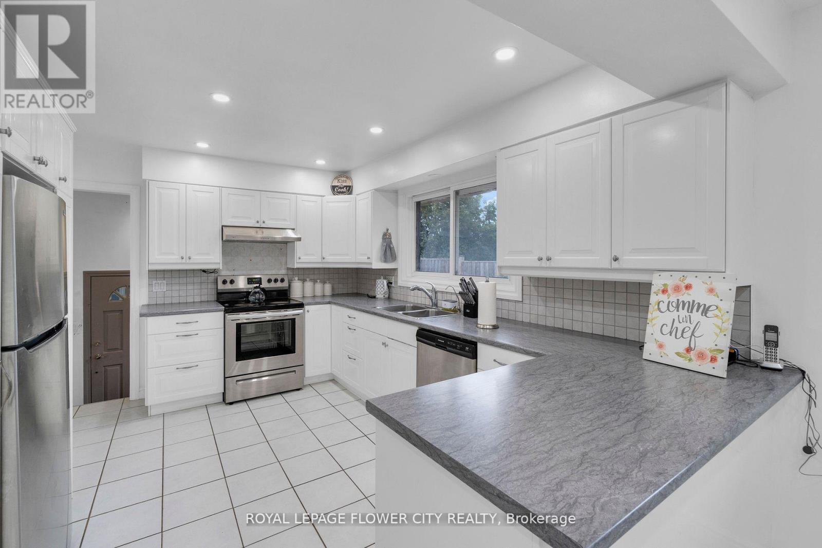 4217 VICTORIA RD S