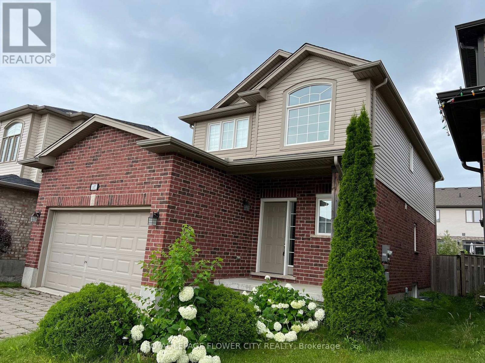 685 SPRINGWOOD CRES