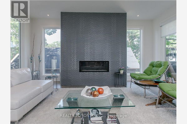 975 BEACH BLVD, Hamilton