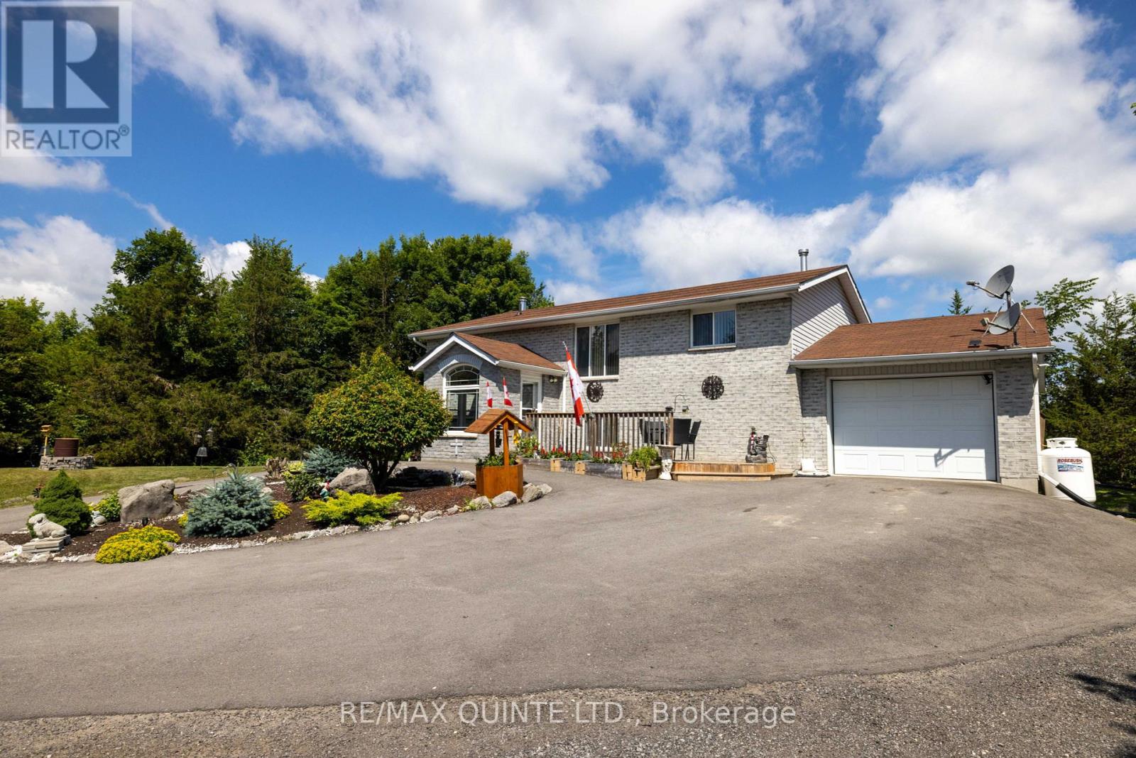 1385 VANDERWATER RD E