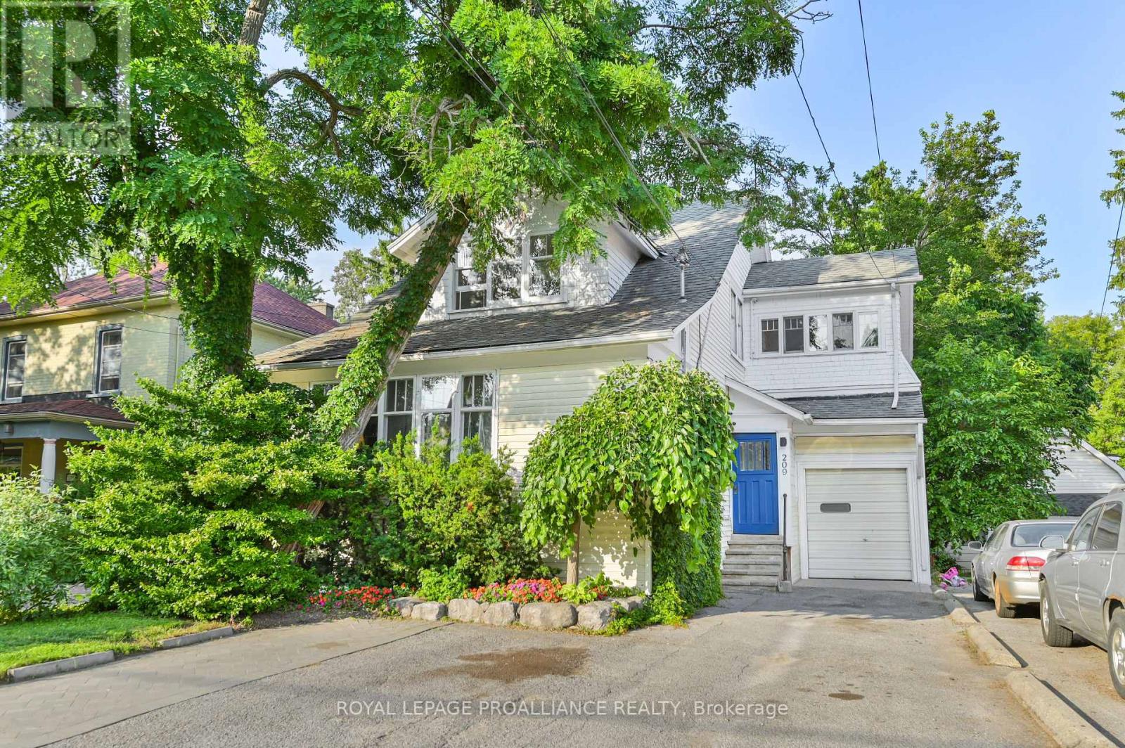 209 ALBERT ST