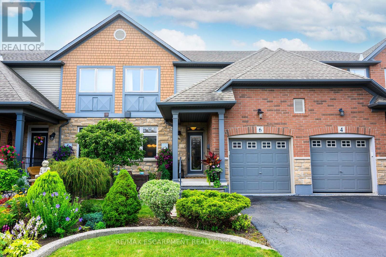 6 CONRAD PL