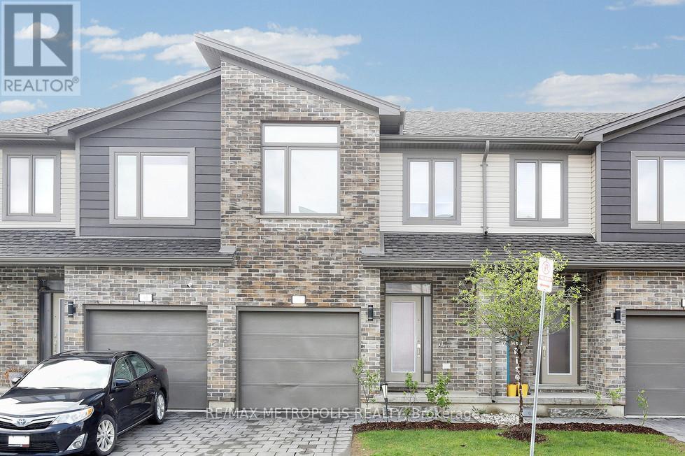 #93 -1960 DALMAGARRY RD, #93