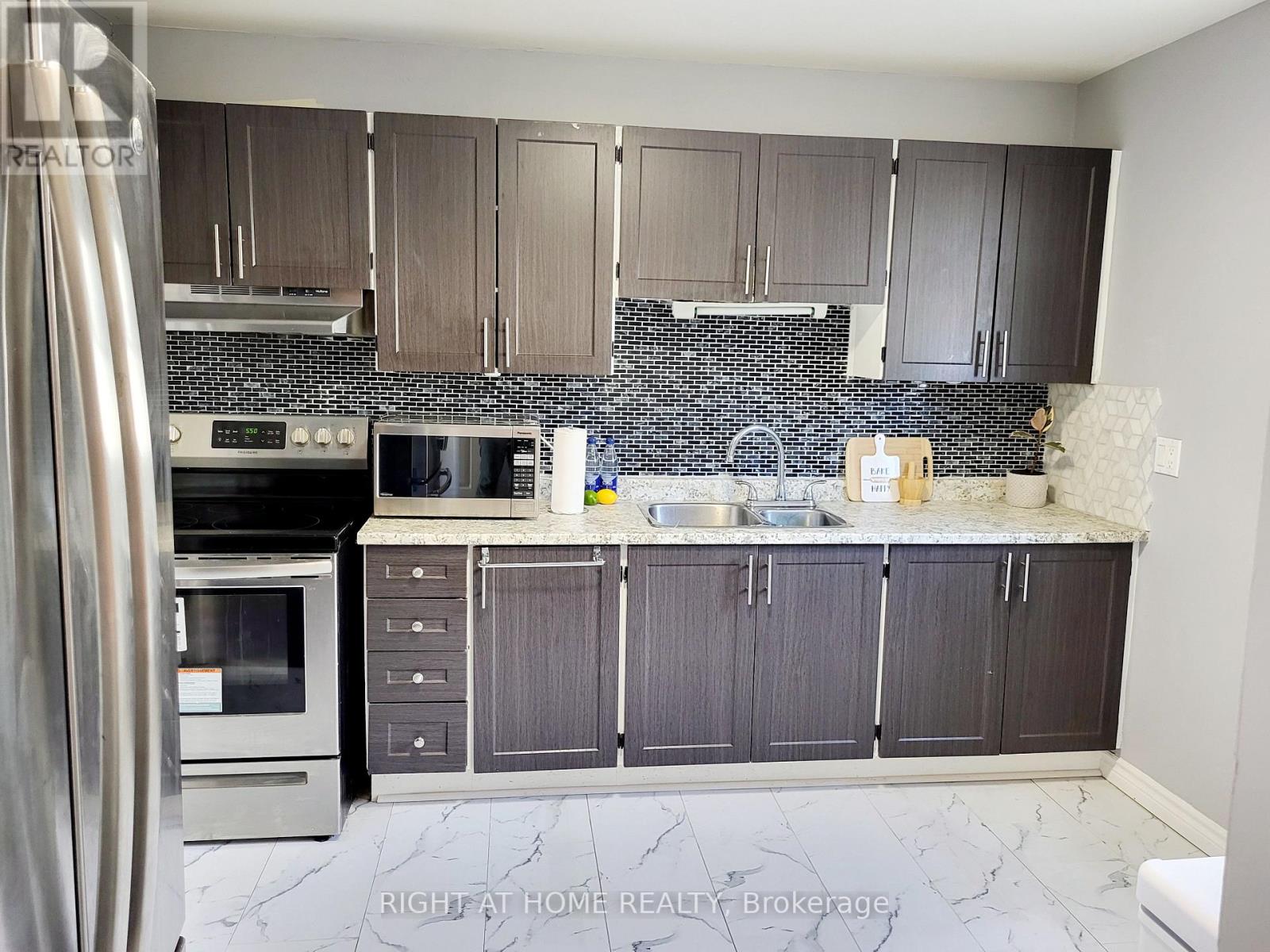 #36 -474 SOUTHDALE RD E, #36