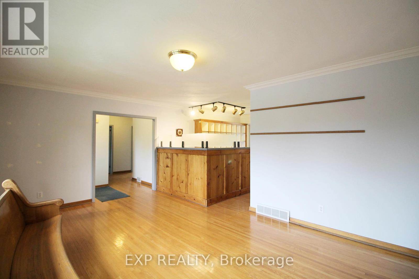 277 BRIDGE ST W