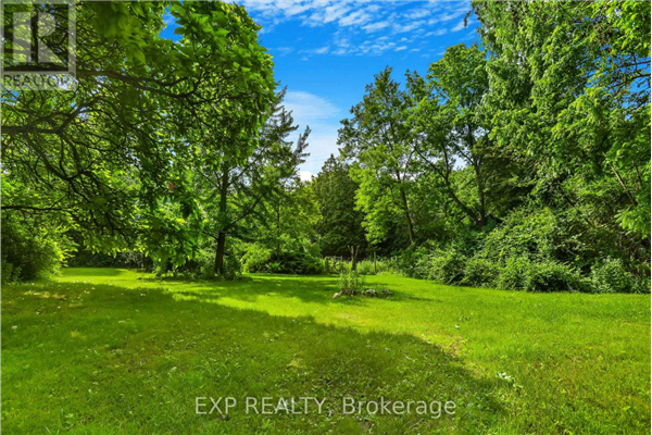 671 LIONS CLUB RD, Hamilton