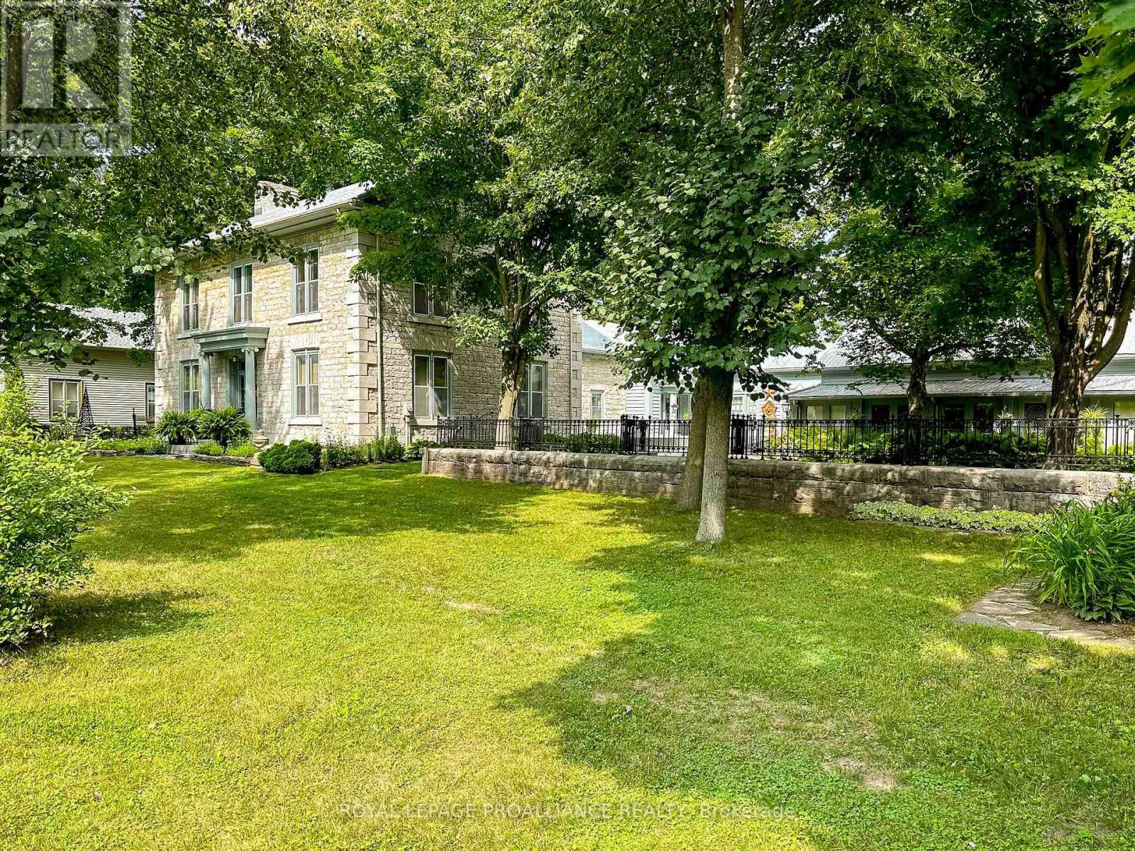 316 COLEBROOK RD