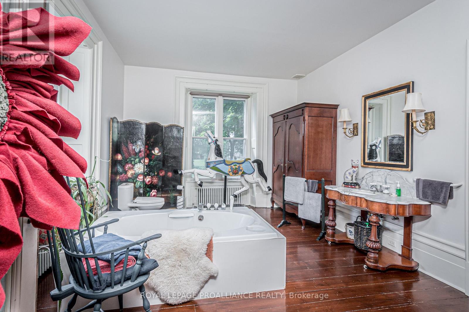 316 COLEBROOK RD