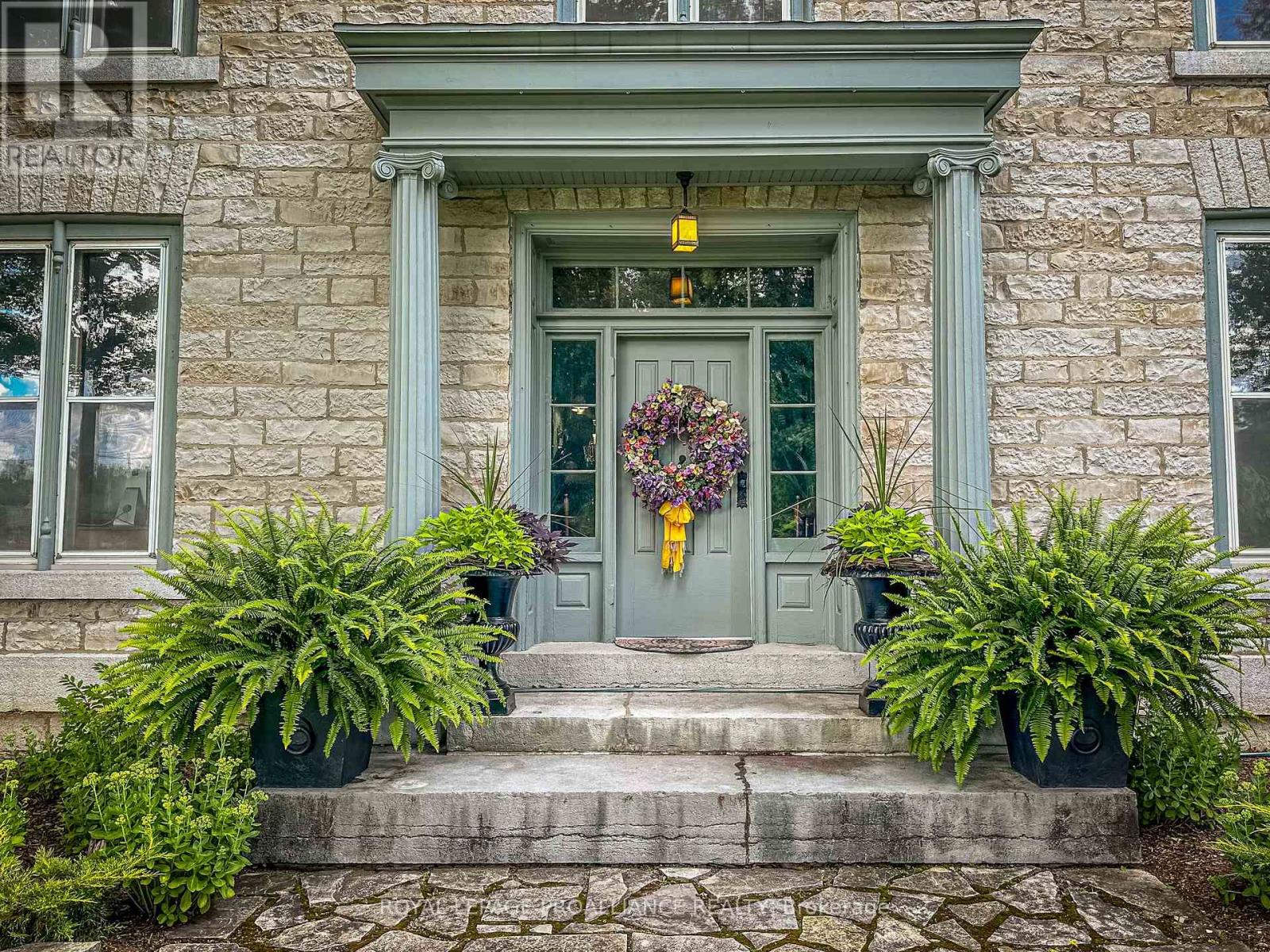 316 COLEBROOK RD
