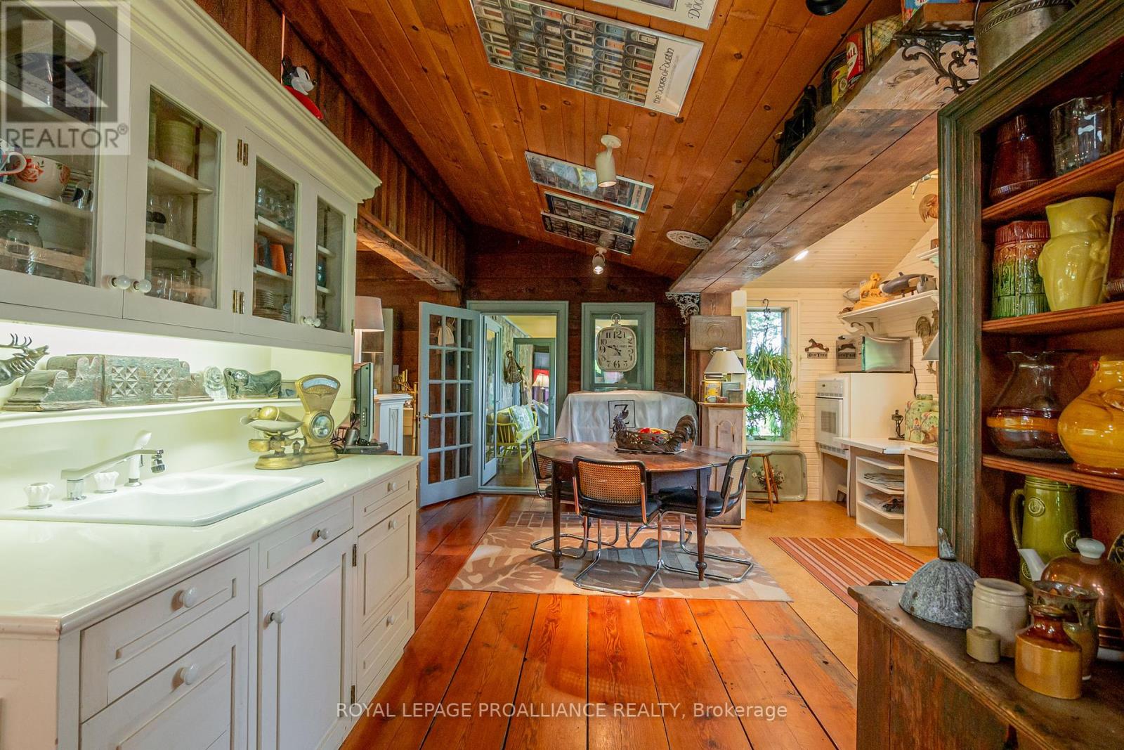 316 COLEBROOK RD