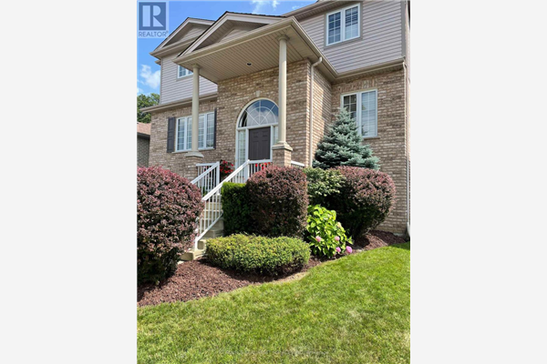 846 MUNICH CIRC, Waterloo