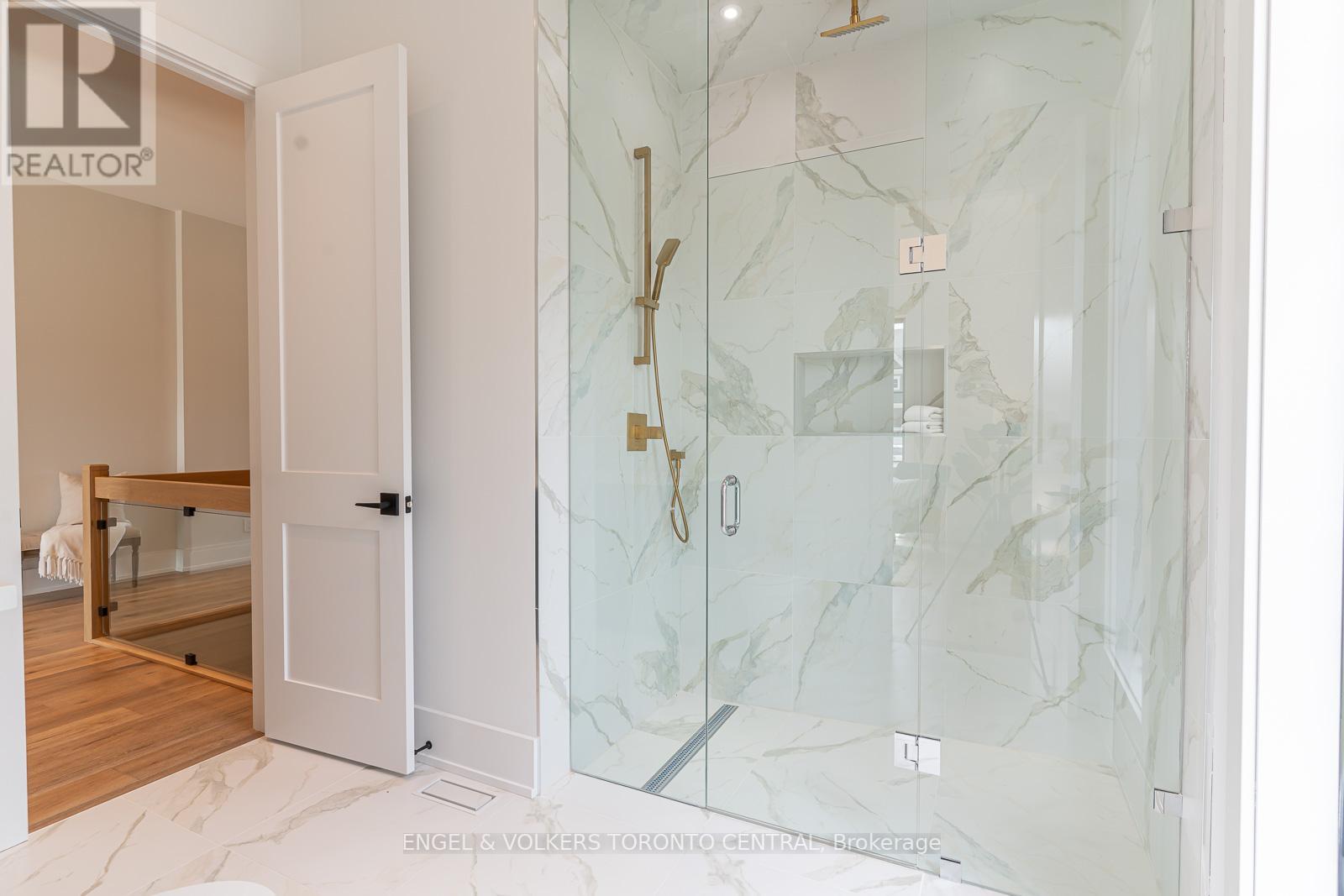 525 ALGONQUIN TR
