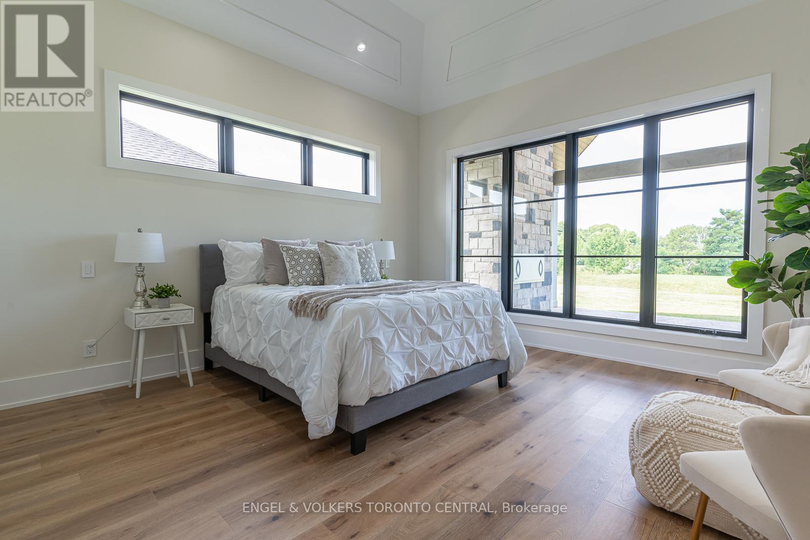 525 ALGONQUIN TR