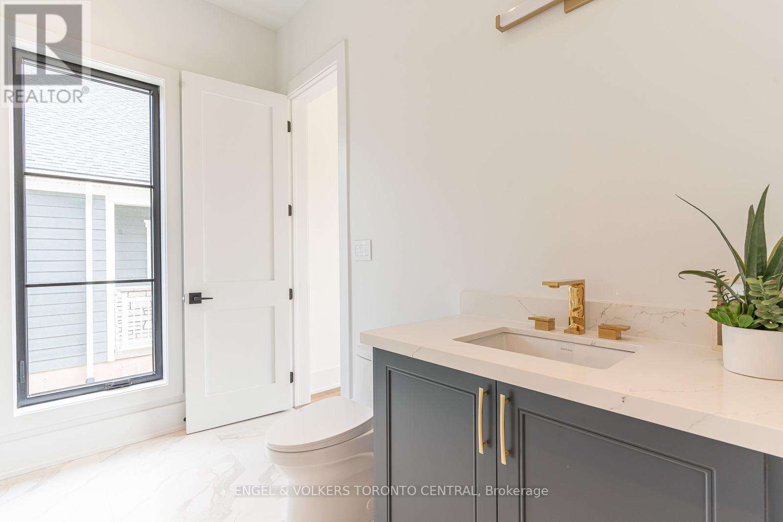 525 ALGONQUIN TR