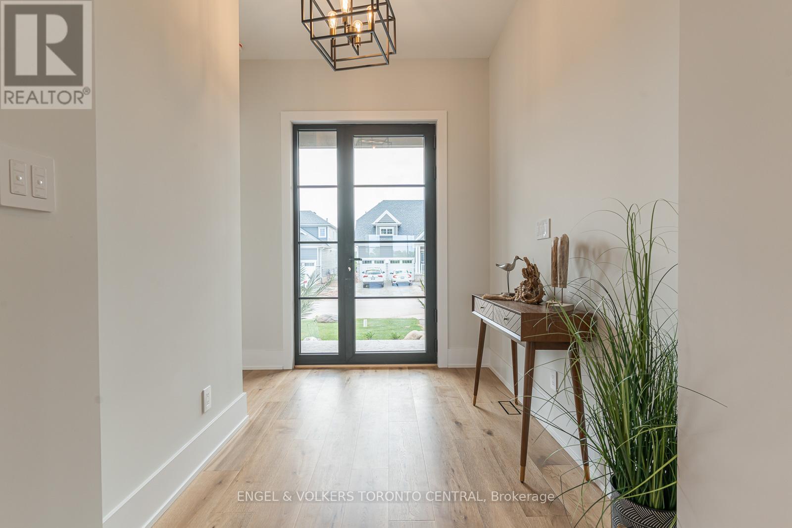 525 ALGONQUIN TR